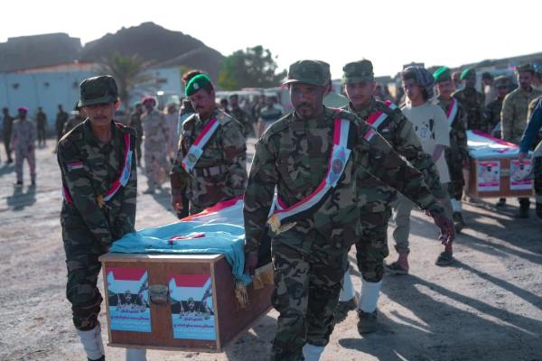 شهداء «المستقبل الواعد» يشيعون في عدن،  وأعمال نهب واسعة في حضرموت