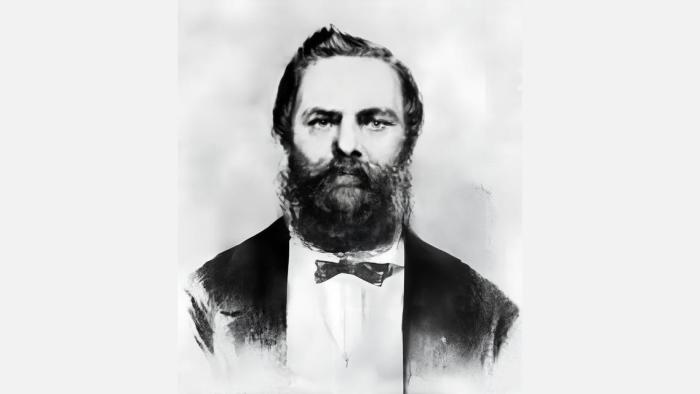 الشفقة أم الفخر؟ تاريخ الكابتن هاينز