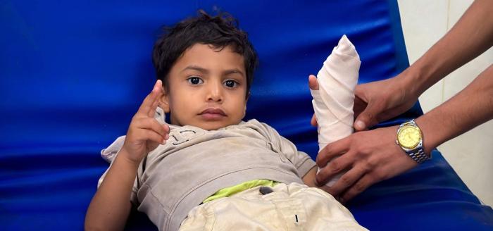 مقتل متظاهر وإصابة 20 آخرين برصاص خلال احتجاج أمام مقر الحكومة في عدن